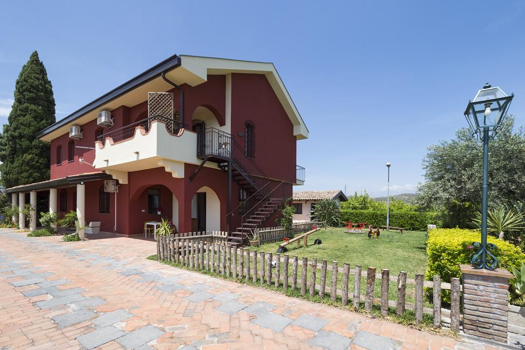 ミステルビアンコ Orange Park - Agriturismoヴィラ エクステリア 写真